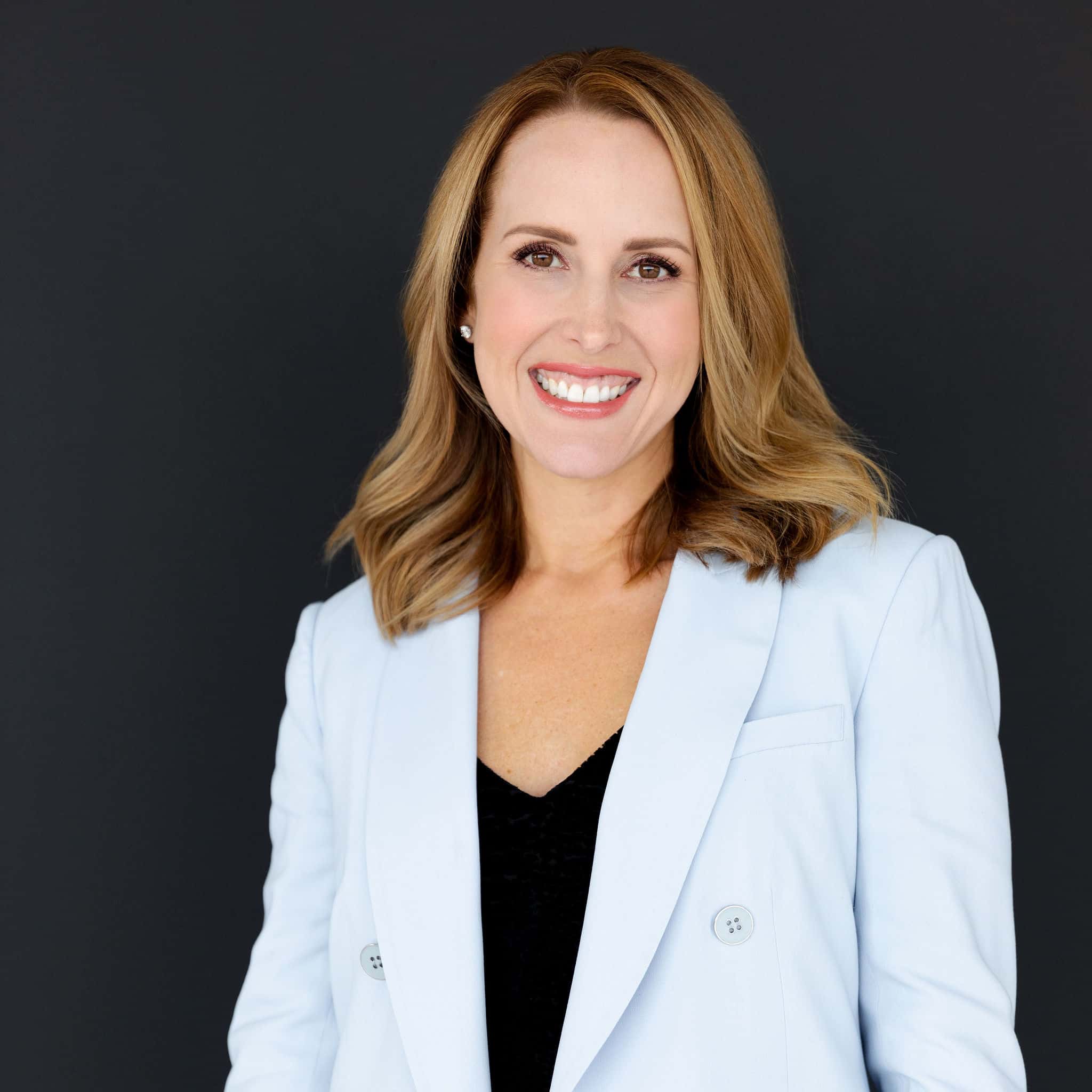 Headshot of Dr. Lyndsey Harper guest on MDIB Podcast