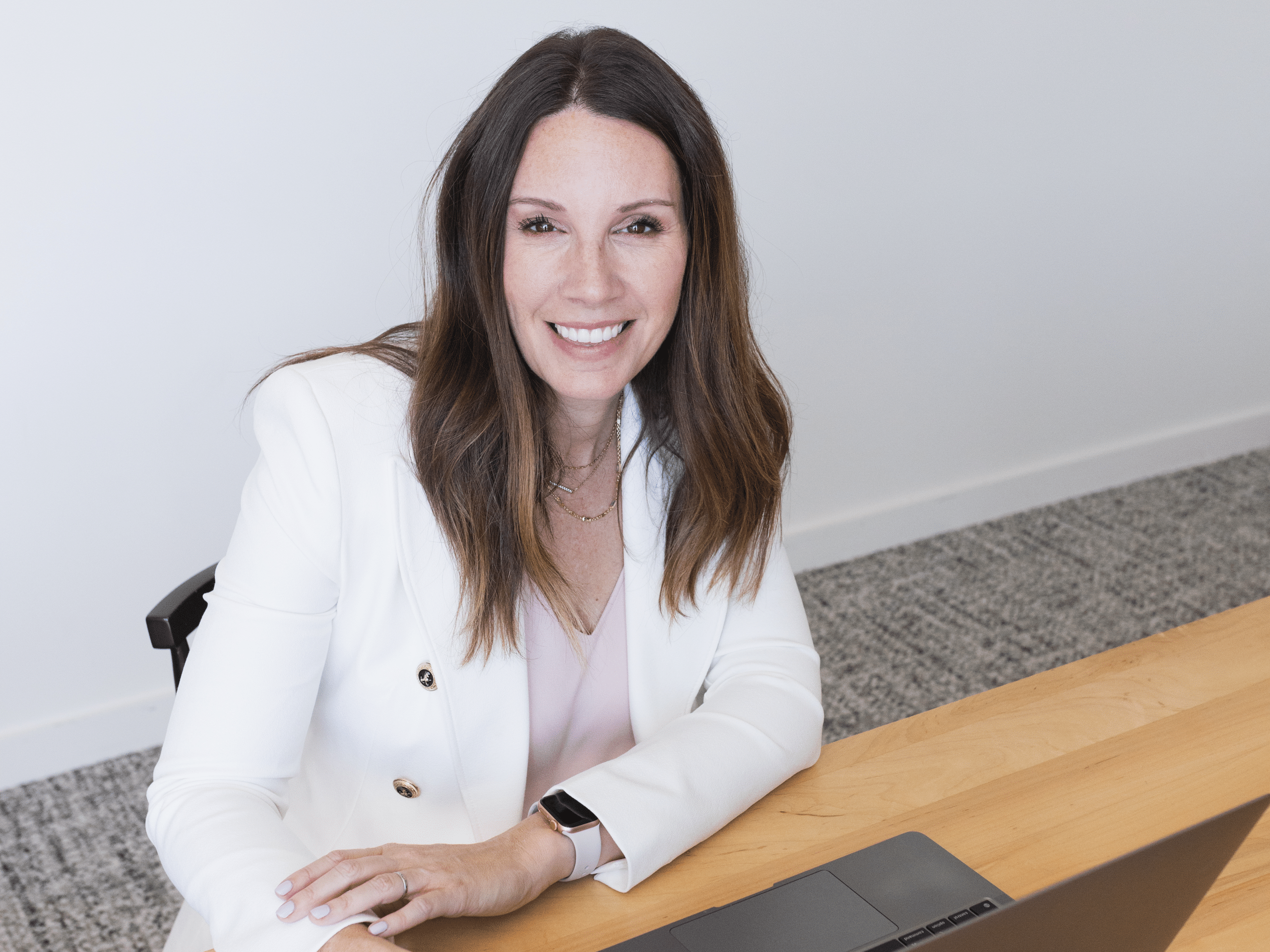 Headshot of Jessica Nunn guest on MDIB Podcast