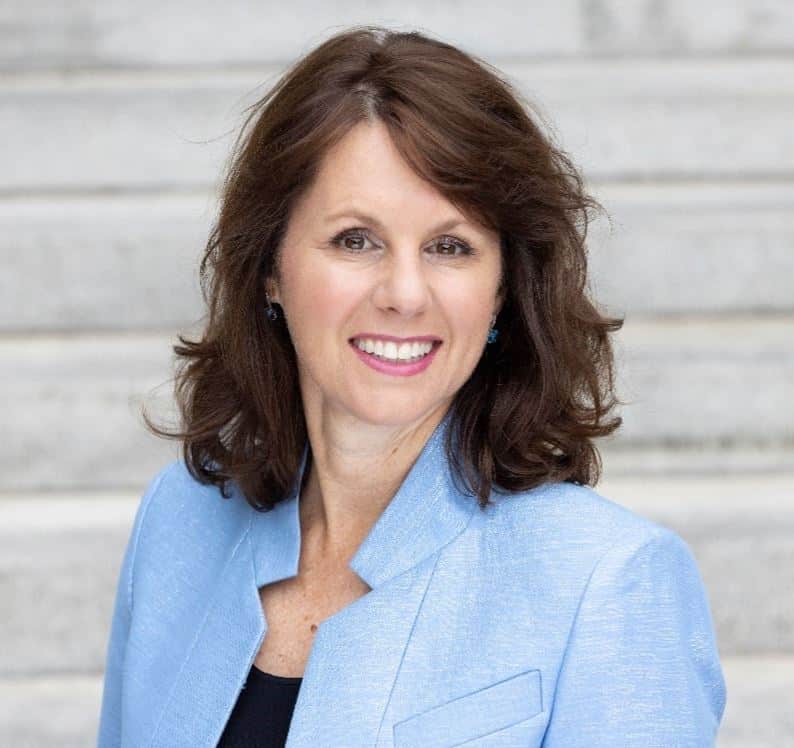 Headshot of Dr. Heidi K. Gardner guest on MDIB Podcast