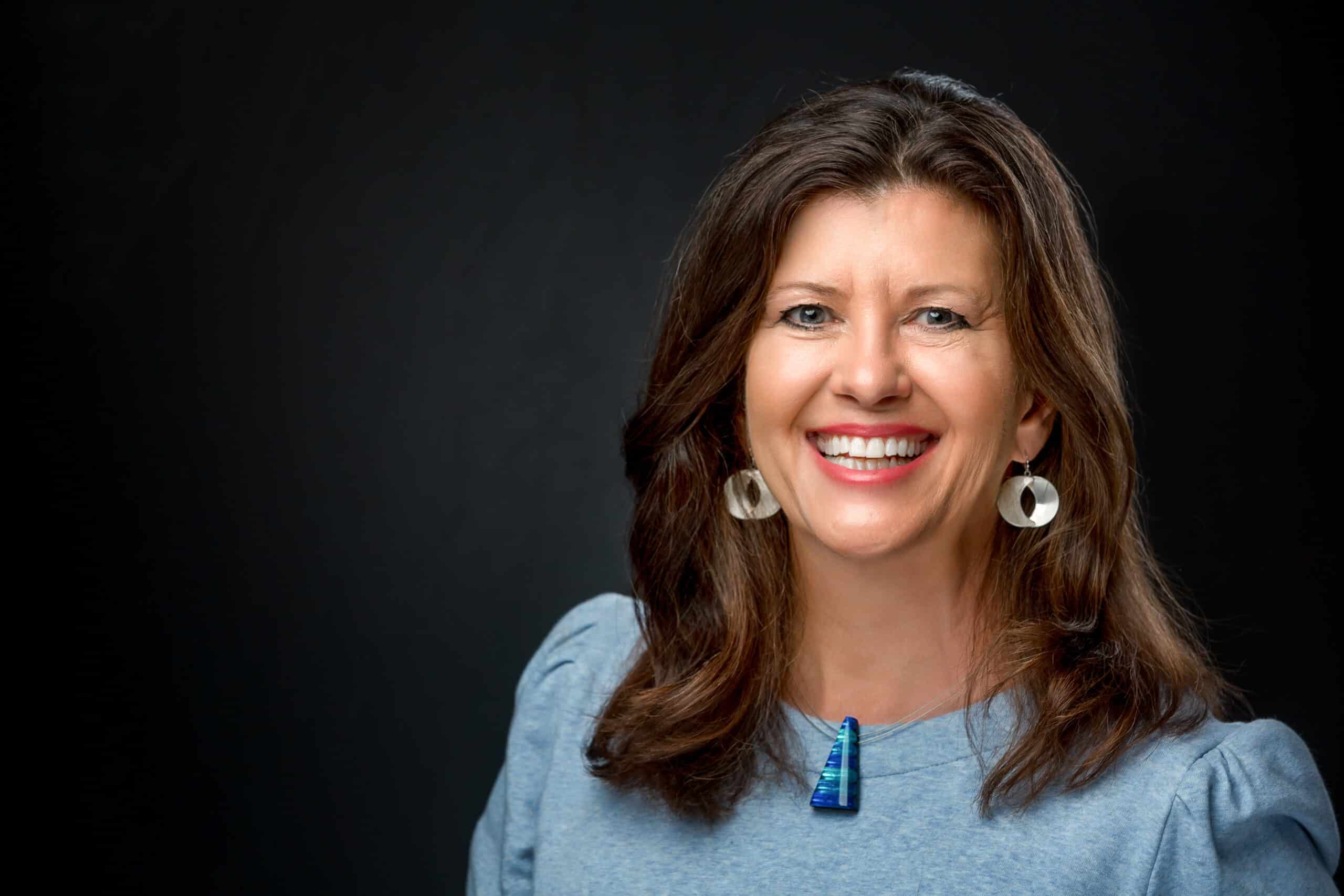 Headshot of Dr. Victoria Peterson, guest on MDIB Podcast