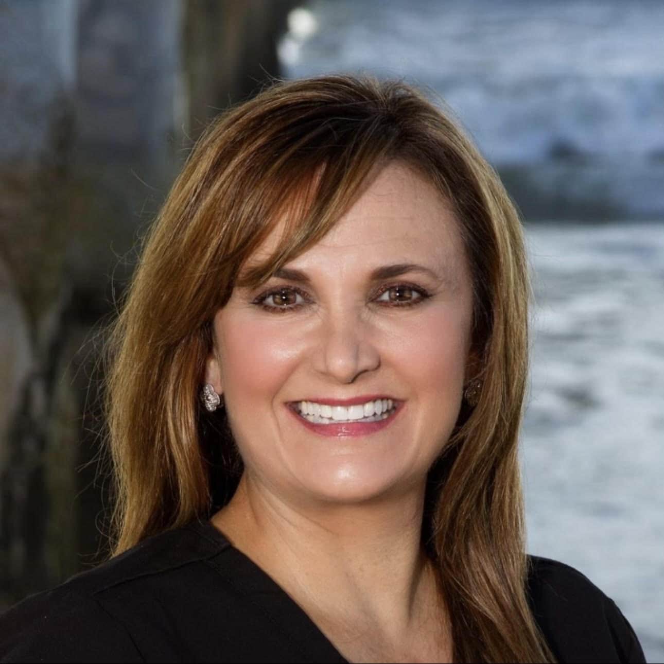 Headshot of Dr. Janelle Holden, guest on MDIB Podcast
